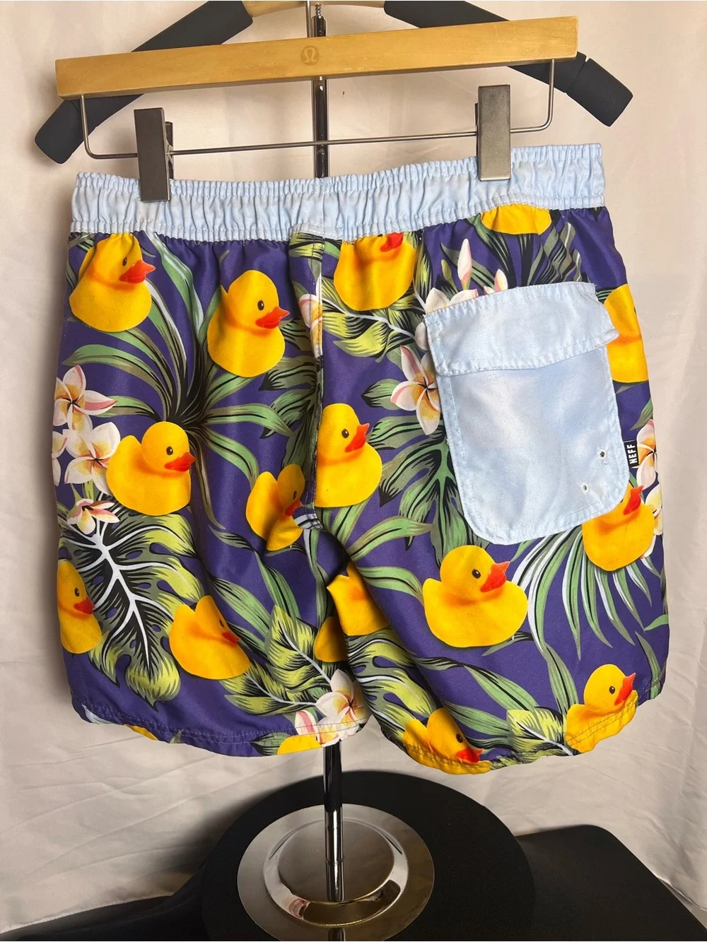 Neff Rubber Ducky Tropical Swim Trunks Size Medium Lavender Purple Board Shorts